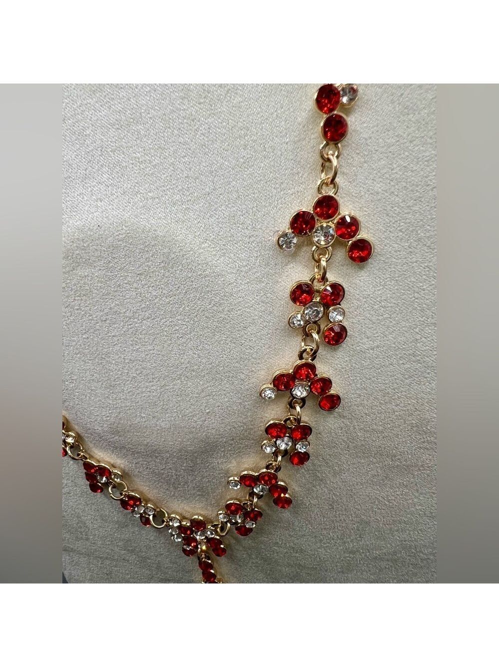 🎉HP🎉New Vintage Inspired Gold Tone Crystal & Zircon Necklace and Earring Set - Picture 11 of 14